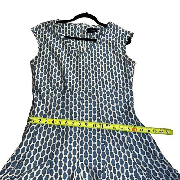 JUST…TAYLOR Blue & White Fit Flare Dress Size 14 - Picture 9 of 9